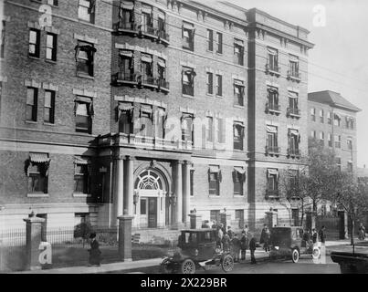 Mercy Hospital - Roosevelt's rooms, 1912. Shows the rooms where former president Teddy Roosevelt stayed at Mercy Hospital, Chicago, after being shot in an assassination attempt on Oct. 14, 1912. Stock Photo