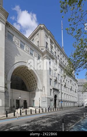 Thames House on Millbank, London, UK. Headquarters of the MI5 Government security service. Built in the 1920s. Previously HQ for ICI. Stock Photo