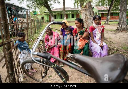 April 19, 2024: BOKAKHAT, INDIA - APRIL 19: Voters wait at a polling station to cast their votes during the first phase of the India's general elections on April 19, 2024 in Bokakhat, Assam, India. Nearly a billion Indians vote to elect a new government in six-week-long parliamentary polls starting today. (Credit Image: © David Talukdar/ZUMA Press Wire) EDITORIAL USAGE ONLY! Not for Commercial USAGE! Stock Photo