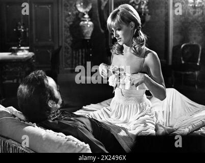 Richard Burton, Nathalie Delon, on-set of the film, 'Bluebeard', Cinerama Releasing Corporation, 1972 Stock Photo