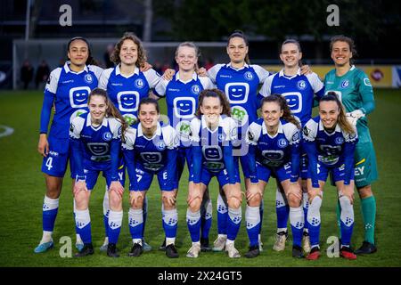 Gent, Belgium. 19th Apr, 2024. Gent's players pictured at the start of a soccer game between KAA Gent Ladies and RSCA Women, Friday 19 April 2024 at the Chillax Arena in Gent, on day 5 of the play-off group A of the Super League women's competition. BELGA PHOTO JASPER JACOBS Credit: Belga News Agency/Alamy Live News Stock Photo