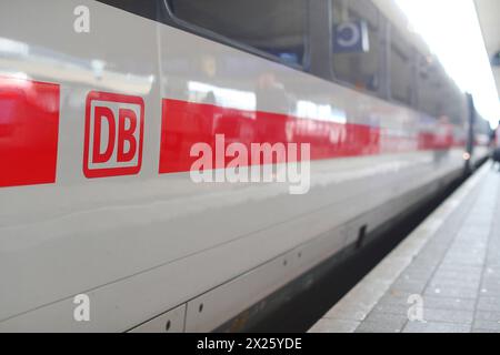 Hauptbahnhof Mannheim mit S-Bahn. // 10.03.2025: Mannheim, Baden ...