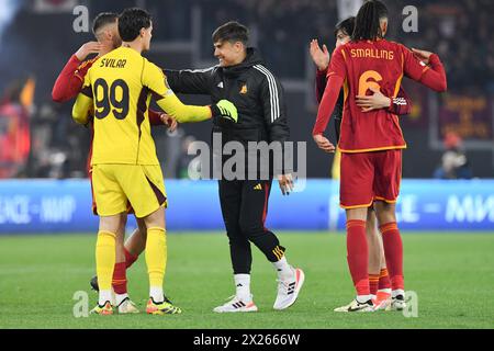 Rome, Italy. 18th Apr, 2024. Roma player's celebrate the victory at the end of the match during the Uefa Europa League quarter final second leg match AS Roma and Milan at Olimpico stadium. final score Roma 2;1 Milan (Photo by Photomatt/SOPA Images/Sipa USA) Credit: Sipa USA/Alamy Live News Stock Photo