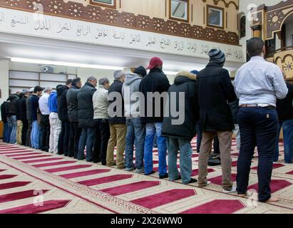 Friday prayer by Muslims in the Berlin mosque Neukoellner Begegnungsstaette, 27/03/2015, Berlin, Berlin, Germany Stock Photo