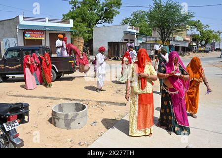 Nagaur, India. 19th Apr, 2024. Voters on their way to cast their votes. People cast their votes during the first round of India's national election in Nagaur district, Rajasthan state. Nearly 970 million voters will elect 543 members for the lower house of Parliament for five years, during staggered elections that will run until June 1. (Photo by Shaukat Ahmed/Pacific Press/Sipa USA) Credit: Sipa USA/Alamy Live News Stock Photo