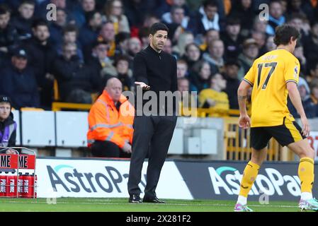 Molineux, Wolverhampton on Saturday 20th April 2024. Arsenal's manager Mikel Arteta gestures on the touchline during the Premier League match between Wolverhampton Wanderers and Arsenal at Molineux, Wolverhampton on Saturday 20th April 2024. (Photo: Gustavo Pantano | MI News) Credit: MI News & Sport /Alamy Live News Stock Photo