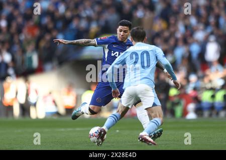 Wembley Stadium, London on Saturday 20th April 2024. Enzo Fernandez of Chelsea on the ball during the FA Cup Semi Final match between Chelsea and Manchester City at Wembley Stadium, London on Saturday 20th April 2024. (Photo: Tom West | MI News) Credit: MI News & Sport /Alamy Live News Stock Photo