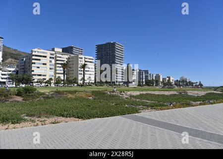 View of the luxury houses in Sea Point waterfront, an affluent neighbourhood between Signal Hill and the Atlantic Ocean in Cape Town, South Africa Stock Photo