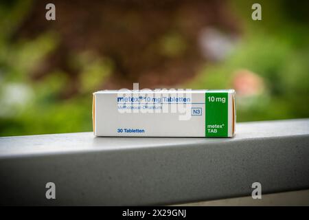 A box of Methotrexate (Metex) 10mg tablets - medication to treat ...