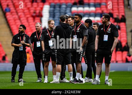 Wembley Stadium, London, UK. 21st Apr, 2024. FA Cup Semi Final Football, Coventry City versus Manchester United; Coventry City Manager Mark Robins take in the atmosphere with his team Credit: Action Plus Sports/Alamy Live News Stock Photo