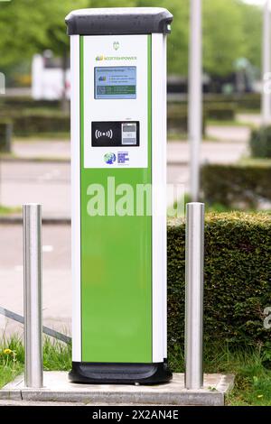 ScottishPower electric public charge points, Glasgow Science Centre electric vehicle charger EV Stock Photo