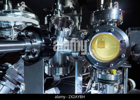 Ultra High Vacuum Chamber with Dual Deposition System. Nanotechnology ...