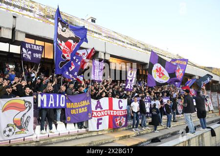 Salerno, Italy. 21st Apr, 2024. the Fiorentina fans during the Serie A Match Between US Salernitana 1919 vs AC at Arechi Stadium Credit: Independent Photo Agency/Alamy Live News Stock Photo