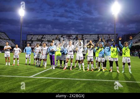 Salerno, Italy. 21st Apr, 2024. Fiorentina players celebrate at the end of the Serie A football match between US Salernitana and ACF Fiorentina at Arechi stadium in Salerno (Italy), April 21st, 2024. Credit: Insidefoto di andrea staccioli/Alamy Live News Stock Photo