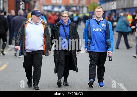Liverpool, UK. 21st Apr, 2024. Everton fans going the game. Premier League match, Everton v Nottingham Forest at Goodison Park in Liverpool on Sunday 21st April 2024. this image may only be used for Editorial purposes. Editorial use only, pic by Chris Stading/Andrew Orchard sports photography/Alamy Live news Credit: Andrew Orchard sports photography/Alamy Live News Stock Photo