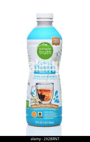 IRVINE, CALIFORNIA - 20 APR 2024: A bottle of Simple Truth Vanilla Coffee Creamer, Ultra-Pasteurized and Homogemized. Stock Photo