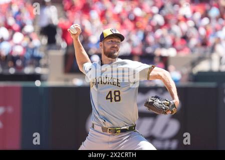 St. Louis, United States. 21st Apr, 2024. Milwaukee Brewers starting pitcher Colin Rea delivers a pitch to the St. Louis Cardinals in the first inning at Busch Stadium in St. Louis on Sunday, April 21, 2024. Photo by Bill Greenblatt/UPI Credit: UPI/Alamy Live News Stock Photo