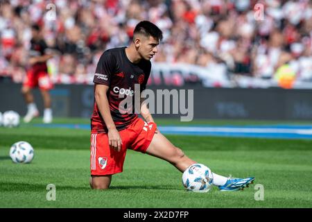 Cordoba, Argentina. 21st Apr, 2024. Claudio Echeverri of River Plate warms up before a quarter final match of Copa de la Liga Profesional 2024 between River Plate and Boca Juniors at Mario Alberto Kempes Stadium on April 21, 2024 in Cordoba, Argentina. Credit: SOPA Images Limited/Alamy Live News Stock Photo