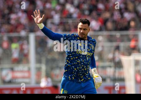 Cordoba, Argentina. 21st Apr, 2024. Sergio Romero of Boca Juniors warms up before a quarter final match of Copa de la Liga Profesional 2024 between River Plate and Boca Juniors at Mario Alberto Kempes Stadium on April 21, 2024 in Cordoba, Argentina. Credit: SOPA Images Limited/Alamy Live News Stock Photo