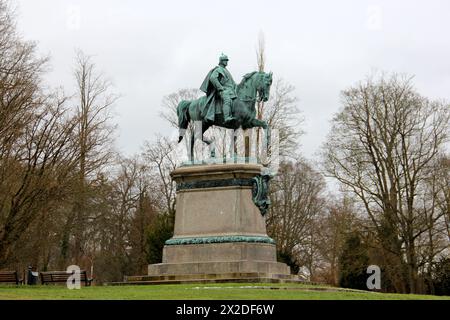 Equestrian statue of Herzog Ernst II, sculptural work by Gustav Eberlein, installed in 1899, in Hofgarten facing Schlossplatz, Coburg, Germany Stock Photo