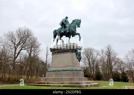 Equestrian statue of Herzog Ernst II, sculptural work by Gustav Eberlein, installed in 1899, in Hofgarten facing Schlossplatz, Coburg, Germany Stock Photo