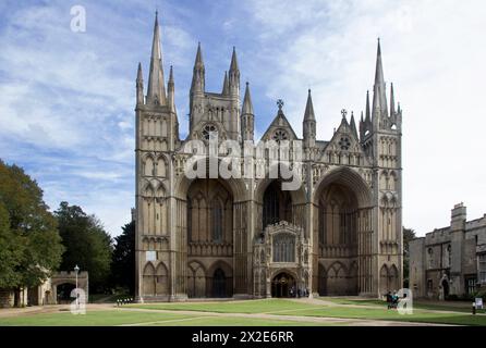 The Norman Gothic Cathedral of Peterborough, built in the 12th and 13th centuries, stands on the site of a monastic community founded in 654 AD. Stock Photo