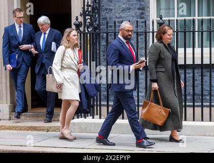 London, UK. 22nd Apr, 2024. James Cleverly, Home Secretary, with Victoria Prentis, Attorney General in Downing Street for a meeting. Prime Minister, Rishi Sunak, makes a statement about Rwanda. He says that planes are booked for Rwanda deportations and vows that flights will leave in 10-12 weeks. He admitted that he had missed his Spring target. Credit: Mark Thomas/Alamy Live News Stock Photo