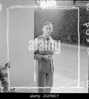 CECIL BEATON PHOTOGRAPHS: POLITICAL AND MILITARY PERSONALITIES - Military Personalities: Three quarter length portrait of Air Chief Marshal Sir Arthur Tedder, Commander of the Royal Air Force in the Middle East, photographed out of doors at his Cairo headquarters Tedder, Arthur William Stock Photo