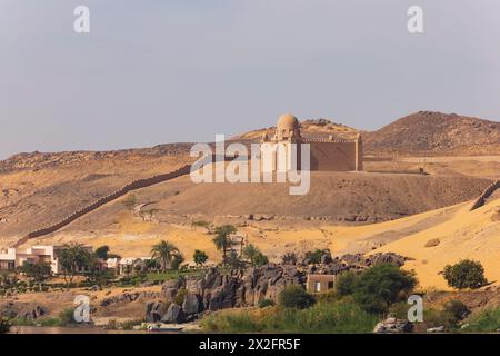 The hilltop Mausoleum of the Aga Khan III, on the banks of the River Nile, Aswan, Egypt Stock Photo