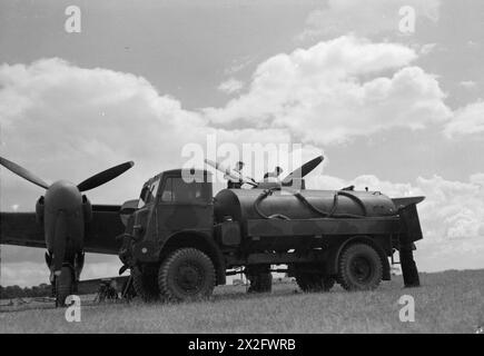 THE BUTTERFIELDS PRIME MOVER PETROL BOWSER - Picture (issued 1943 ...