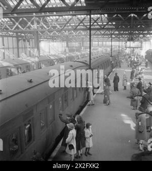 BRITISH RAILWAYS IN WARTIME - BRIDGE OF GOODBYES - Four act drama of a ...