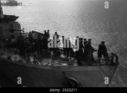 HMS ONSLOW BACK HOME AFTER NORTH CAPE CONVOY BATTLE. 4 FEBRUARY 1943 ...