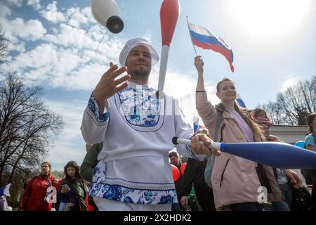 Moscow, Russia. 21st of April, 2024. People take part in the Art of ...