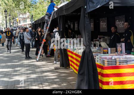 The booksellers and florists have everything ready for a Saint George's Day that, according to forecasts, could be remarkable. The sale of around 7 million roses is expected only in the city of Barcelona, and record book sales. Los libreros y floristas ya tienen todo preparado para un Sant Jordi que, seg&#xfa;n las previsiones, puede ser memorable. Se prevé la venta de unas 7 millones de rosas solo en la ciudad de Barcelona, y ventas récord de libros. News politics -Barcelona, Spain Monday, april 22, 2024 (Photo by Eric Renom/LaPresse) Stock Photo