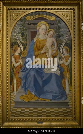 Bembesco painter, late 15th century. Madonna enthroned with Child and two angels, 1470-1480. Tempera on board. Ala Ponzone Civic Museum. Cremone. Italy. Stock Photo