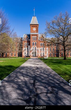 Pathway leading to historic University Hall on the Oval quadrangle at Ohio State University in Columbus OH Stock Photo