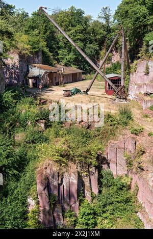 Disused Michelnau quarry, Michelnau tuff, red basalt, red lava, cinder agglomerate, Tertiary volcano, geotope, wooden crane, derrick crane Stock Photo