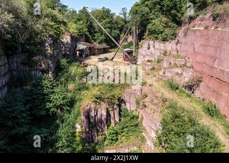 Disused Michelnau quarry, Michelnau tuff, red basalt, red lava, cinder agglomerate, Tertiary volcano, geotope, wooden crane, derrick crane Stock Photo