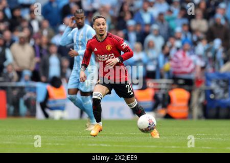London, UK. 21st Apr, 2024. Antony of Manchester Utd in action. The Emirates FA Cup semi-.final, Coventry City v Manchester Utd at Wembley Stadium in London on Sunday 21st April 2024. Editorial use only. pic by Andrew Orchard/Andrew Orchard sports photography/Alamy Live News Credit: Andrew Orchard sports photography/Alamy Live News Stock Photo