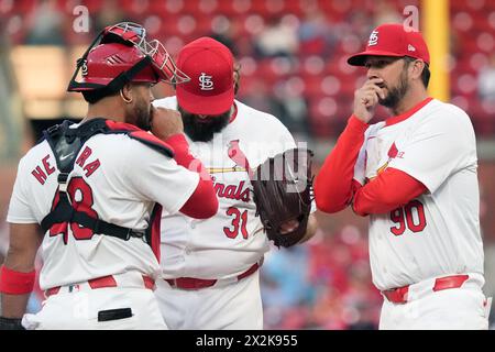 St. Louis, United States. 22nd Apr, 2024. St. Louis Cardinals pitching coach Dusty Blake (R) visits the mound to talk with pitcher Lance Lynn and catcher Ivan Herrera in the second inning against the Arizona Diamondbacks at Busch Stadium in St. Louis on Monday, April 22, 2024. Photo by Bill Greenblatt/UPI Credit: UPI/Alamy Live News Stock Photo