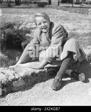 Schmoelcke, Werner, German photographer, as a child, circa 1930, ADDITIONAL-RIGHTS-CLEARANCE-INFO-NOT-AVAILABLE Stock Photo