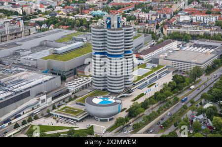 Das BMW Museum im München. Der Automobilhersteller BMW hat zugleich den Hauptsitz in der Landeshauptstadt. (München, Deutschland, 27.05.2022) Stock Photo