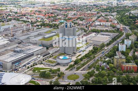 Das BMW Museum im München. Der Automobilhersteller BMW hat zugleich den Hauptsitz in der Landeshauptstadt. (München, Deutschland, 27.05.2022) Stock Photo