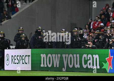 Lille, France. 18th Apr, 2024. police and stormtroopers pictured during the Uefa Conference League Quarter final round - second leg game in the 2023-2024 season between Lille OSC and Aston Villa on April 18, 2024 in Lille, France. (Photo by David Catry/Isosport) Credit: sportpix/Alamy Live News Stock Photo