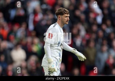 London, UK. 21st Apr, 2024. Bradley Collins, the goalkeeper of Coventry City looks on. The Emirates FA Cup semi-.final, Coventry City v Manchester Utd at Wembley Stadium in London on Sunday 21st April 2024. Editorial use only. pic by Andrew Orchard/Andrew Orchard sports photography/Alamy Live News Credit: Andrew Orchard sports photography/Alamy Live News Stock Photo