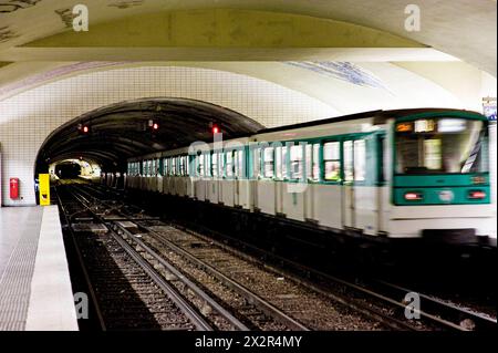 Departing Subway Train Departing Subway Train at Cluny la Sorbonne Metro Station. Paris, France. Paris Metrostation Cluny la Sorbonne Ile de France France Copyright: xGuidoxKoppesxPhotox Stock Photo