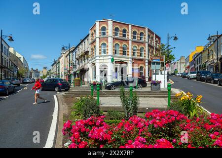 20.07.2019, Ballyshannon, County Donegal, Ireland - Ireland's Oldest Town, crossroads in the center with the Rory Gallagher statue. 00A190720D089CAROE Stock Photo