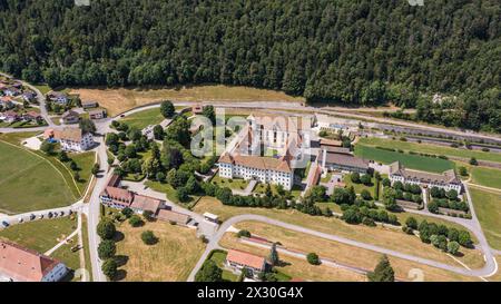 Die Abtei Bellaley liegt im Berner Jura im Nordwesten der Schweiz. Früher war dies einmal ein Kloster, aber auch eine Psychiatrie. (Bellelay Saicourt, Stock Photo