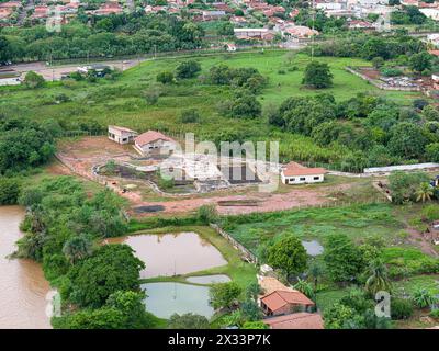 Cassilandia, Mato Grosso do Sul, Brazil - 04 12 2024: Aerial image of the cassilandia municipal bathhouse under construction, state of abandonment Stock Photo