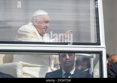 Vatican, Vatican. 24th Apr, 2024. Pope Francis leaves St. Peter's Square at the end of the his traditional Wednesday General Audience. (Photo by Stefano Costantino/SOPA Images/Sipa USA) Credit: Sipa USA/Alamy Live News Stock Photo